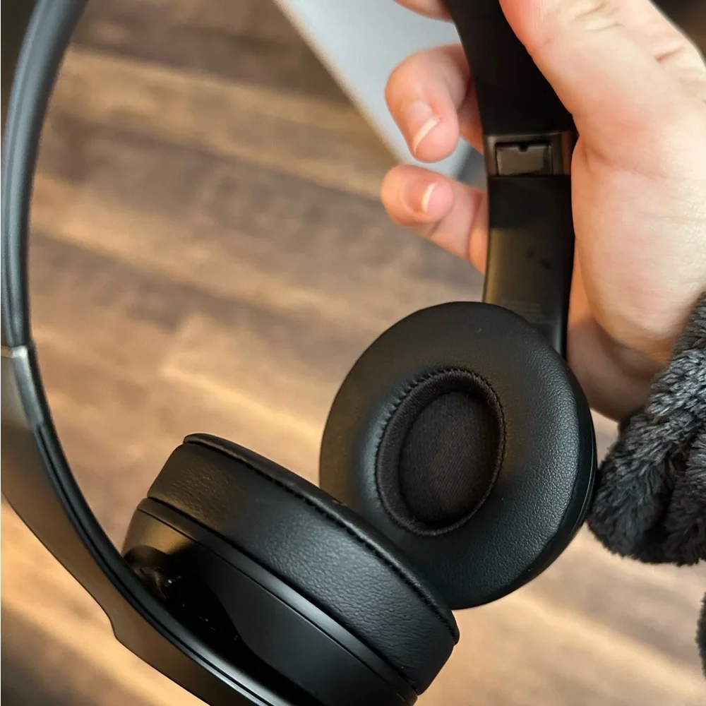 Solo 4 Wireless Headphones - Black